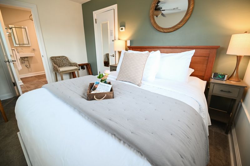 The Boathouse and Cottages: Waking Up to Water