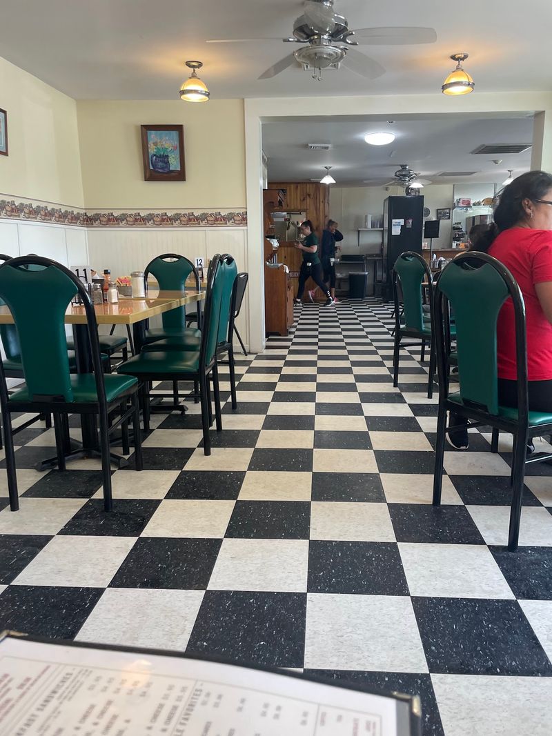 Breakfast Hours Built For Early Birds