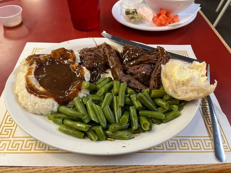 Lunch and Dinner Menus Deliver Real Comfort Food