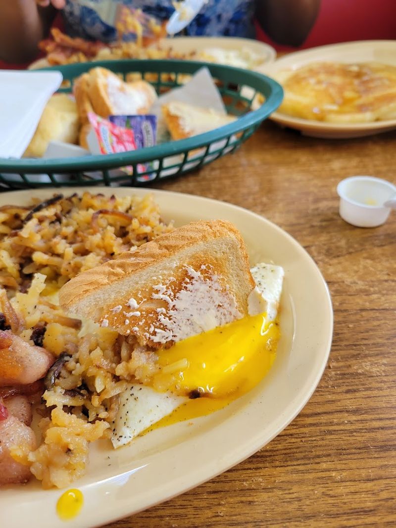 Breakfast Plates That Deliver Real Southern Energy