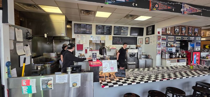 Why Old School Burgers Has a 4.5-Star Rating With Over 1,200 Reviews