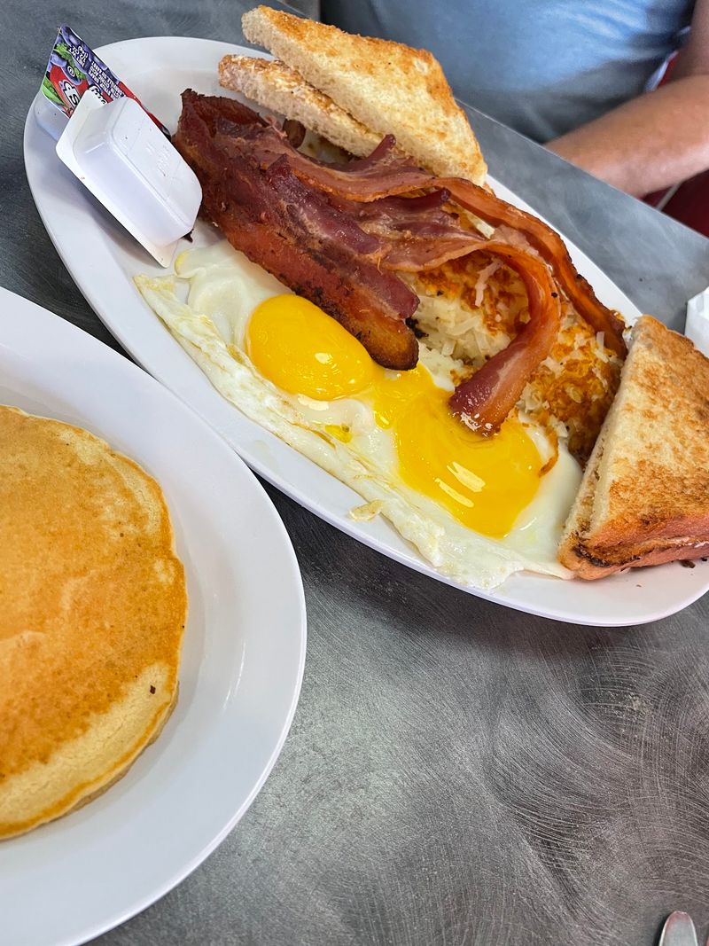 Breakfast That Turns Early Mornings Into Pure Joy Breakfast That Turns Early Mornings Into Pure Joy