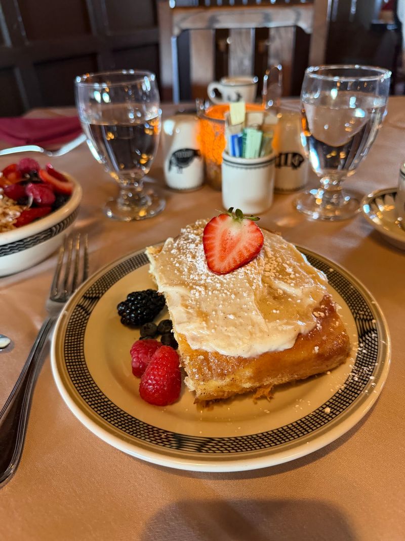 Breakfast Worth Setting an Alarm For