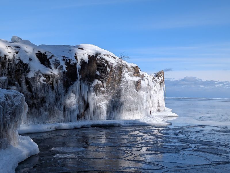 Winter Quiet, Careful Steps