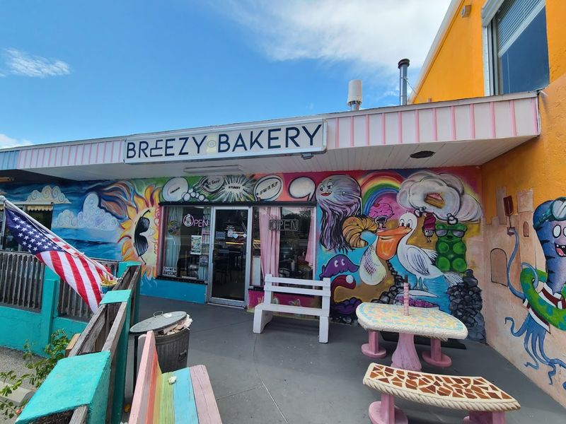 Breezy Bakery, Cortez