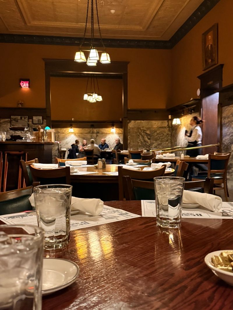 Bender's Tavern, Canton