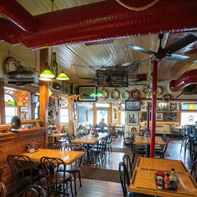 Brennan's Fish House, Grand River