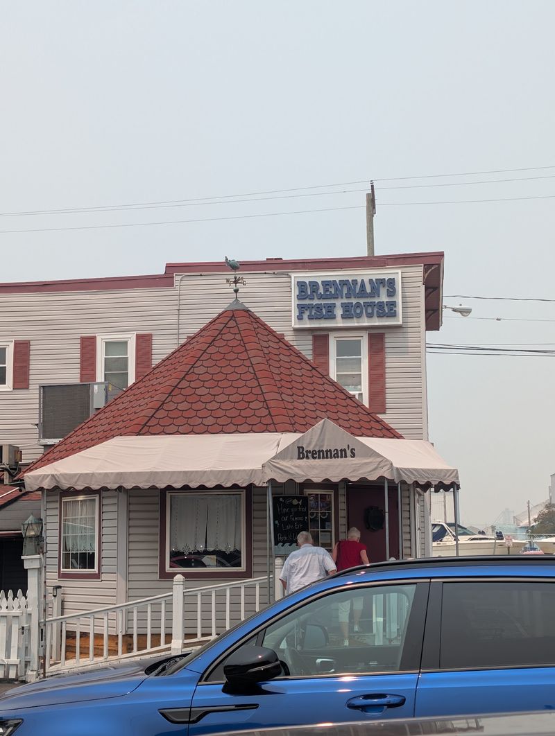 Brennan's Fish House, Grand River
