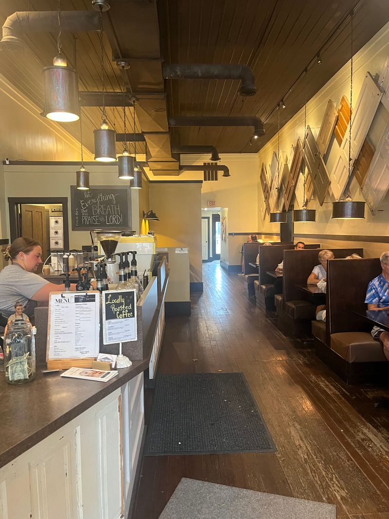 Guest House Coffee and Pastries – Lincoln