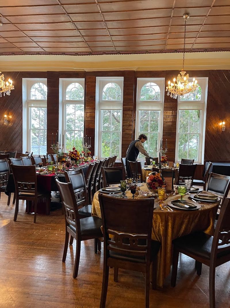 Crystal Dining Room, Eureka Springs