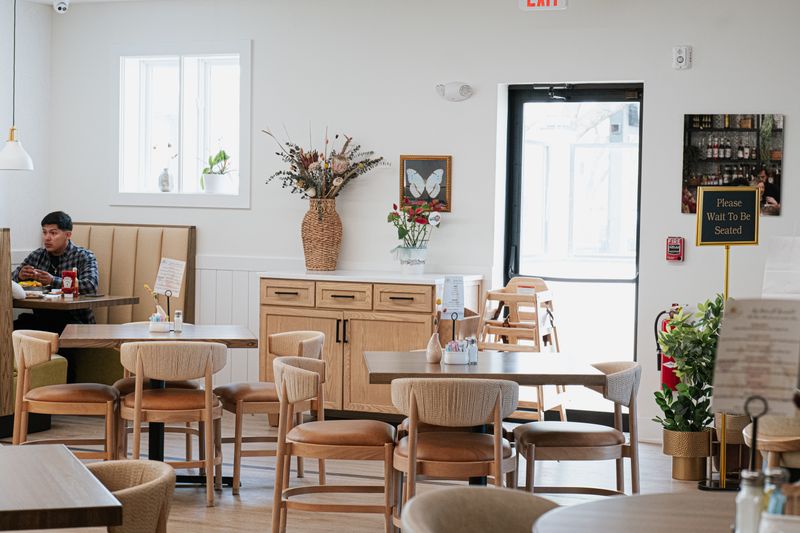 Easy-To-Find Location And Stress-Free Arrival