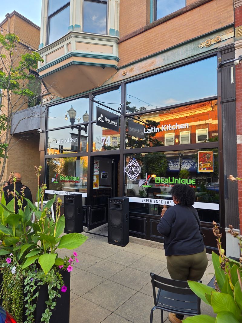 BeaUnique Latin Kitchen, Elgin, Illinois
