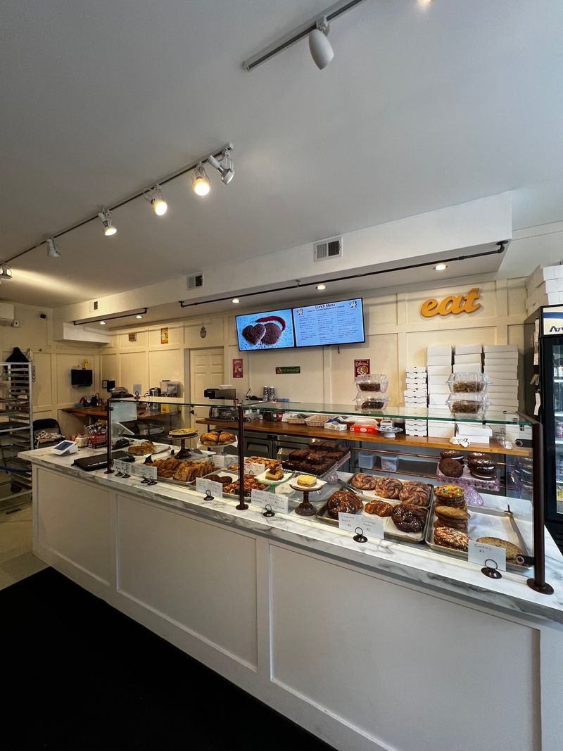 The HoneyBirch Bakehouse – Cleveland (Larchmere)