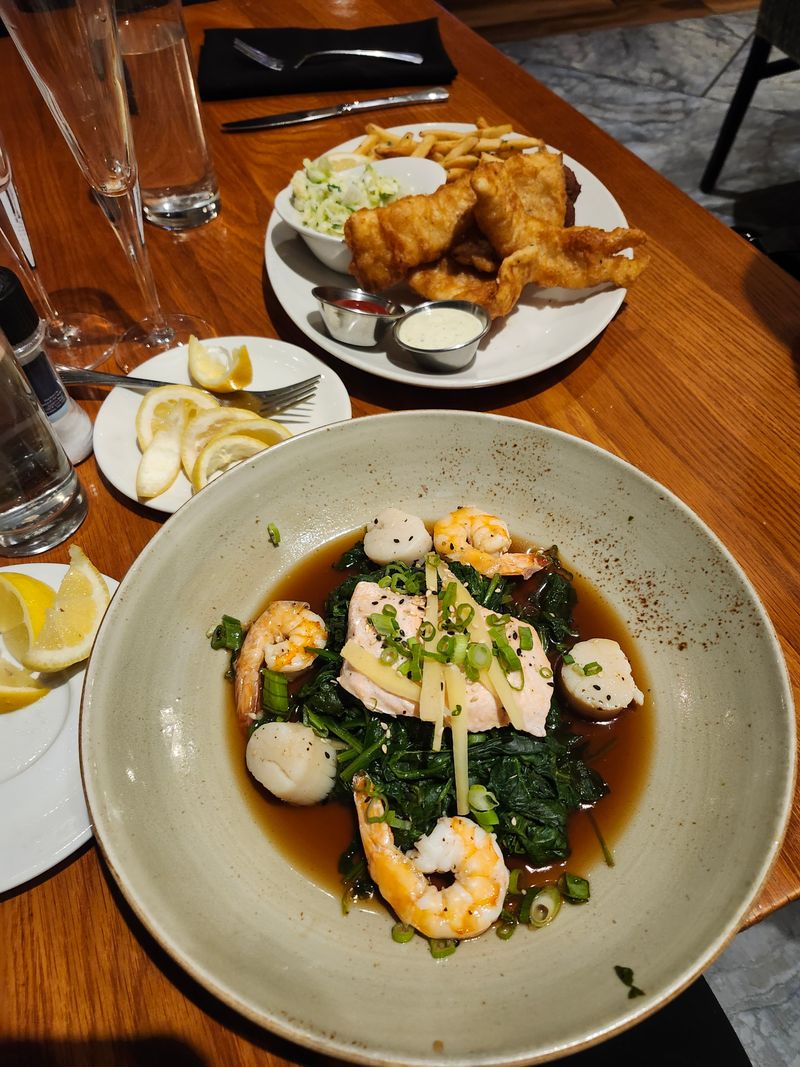 Mitchell's Fish Market – Livonia