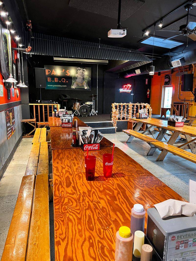 Live Music Makes Dinner A Full Experience