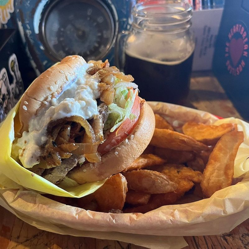 Hodad's: Surf Culture's Burger Paradise