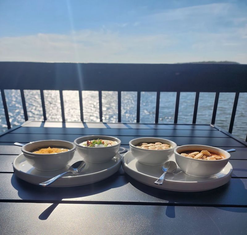 The Boatyard Bar & Bistro – Ottawa