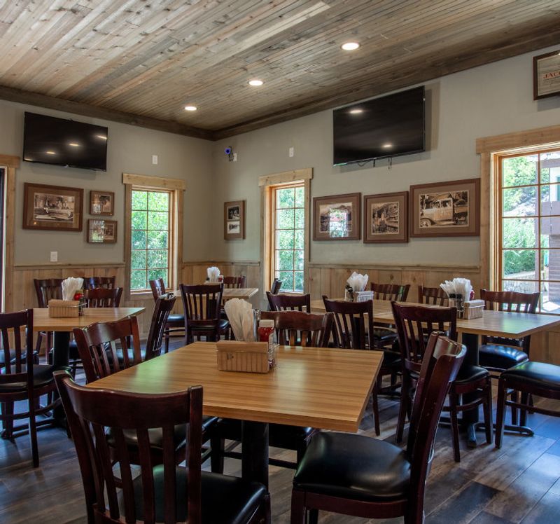 MineShaft Bar, Restaurant & Pizzeria