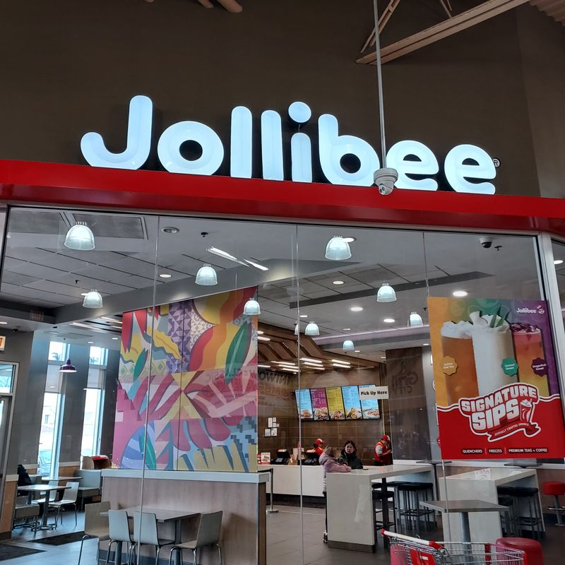 Jollibee – Chicago (5033 N Elston Ave, Chicago, IL 60630)