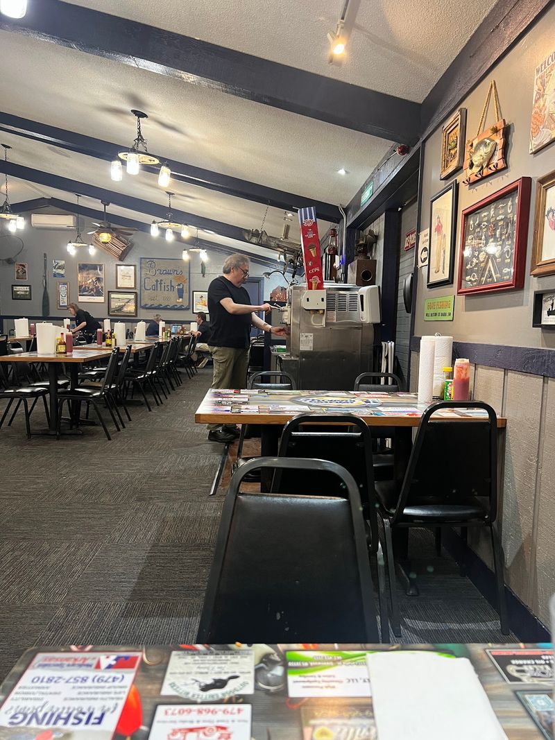 Brown's Catfish, Russellville