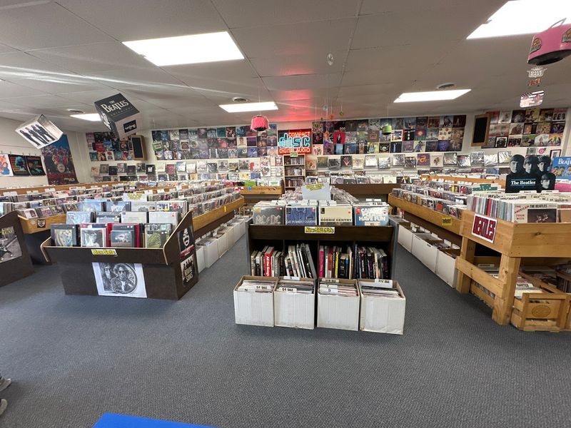Browsing Layout: Bookshelves Now, Bins Someday Browsing Layout: Bookshelves Now, Bins Someday