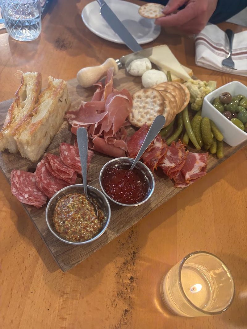 Prairie Fruits Farm and Creamery / Caprae, Champaign