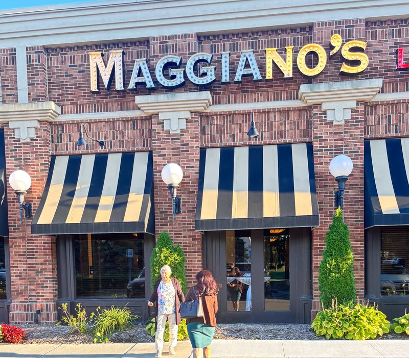 Maggiano’s Little Italy, Troy