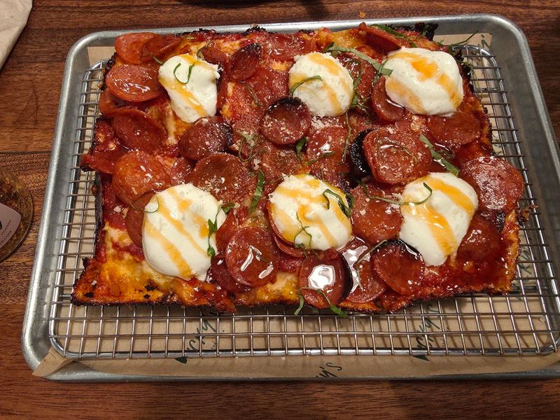Bucky's Pizza