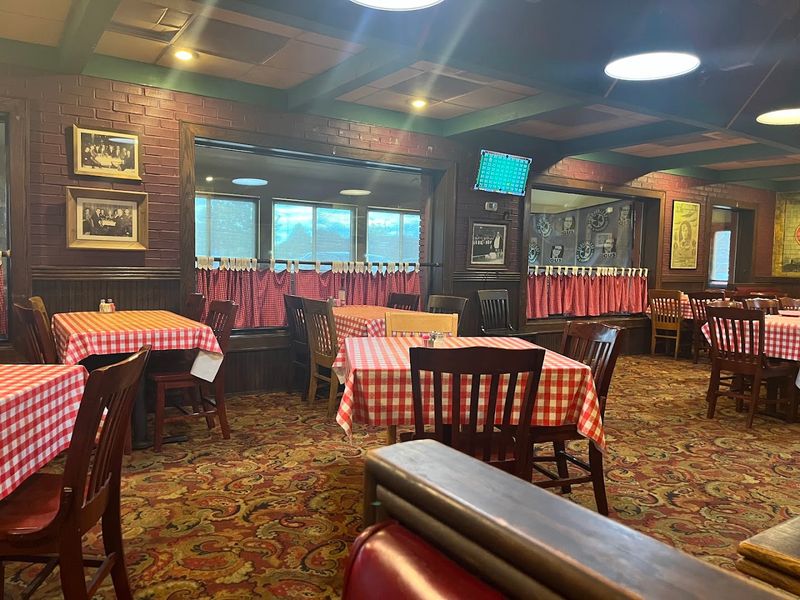 Cloverleaf Bar and Restaurant