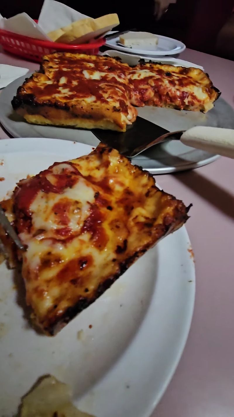 Loui’s Pizza, Hazel Park