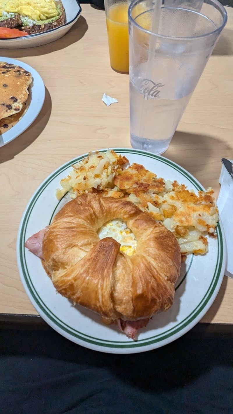 Fresh-Squeezed Orange Juice That Changes the Whole Meal