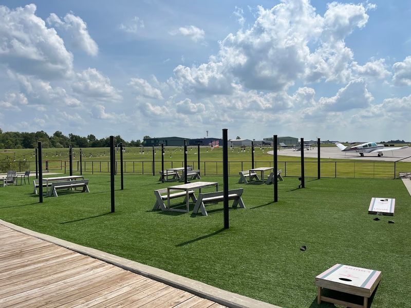 LOUISE Café At Thaden Field, Bentonville