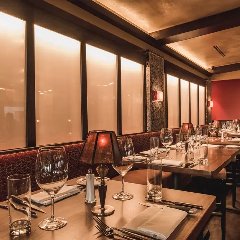 Frankie's The Steakhouse - Duluth's Third-Floor Surprise