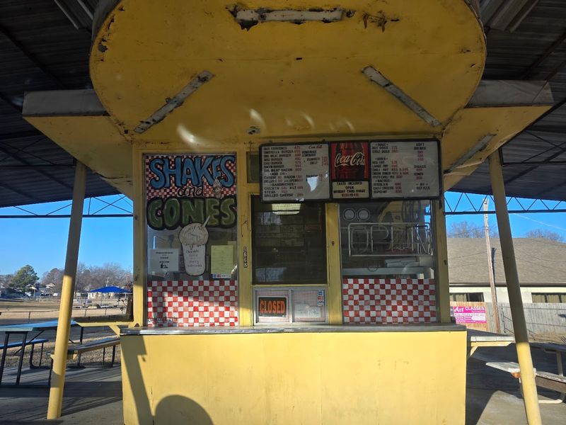 Yellow Umbrella, Fort Smith