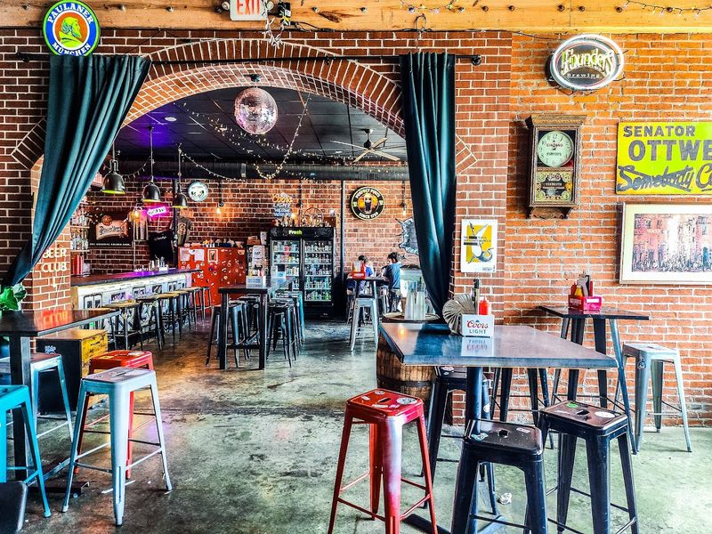 Sneaky's Bar & Burger Joint - Edwardsville