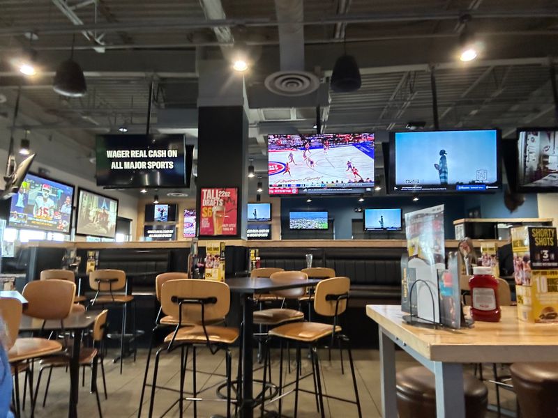 Buffalo Wild Wings – Peoria