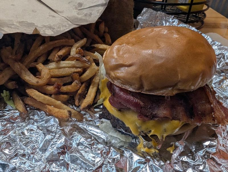 Hamburger Mikey, Muskegon