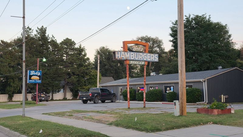 Bob's Drive-In, Meade