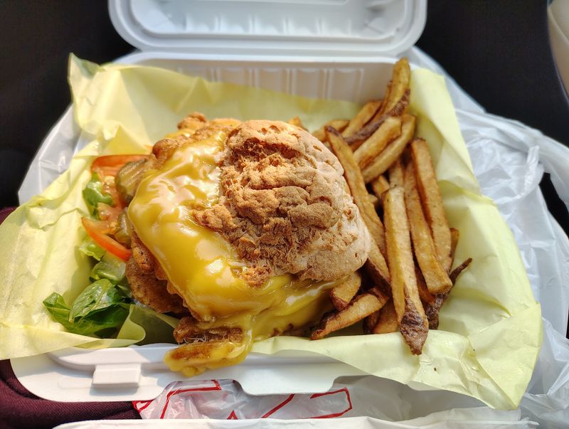 Burgers And Sandwiches On Bread That Actually Holds Up