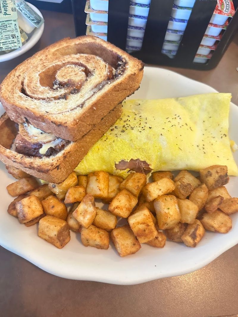A Breakfast Menu That Keeps People Coming Back Before Noon