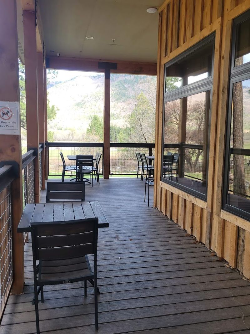 Views That Make the Meal Feel Like an Event