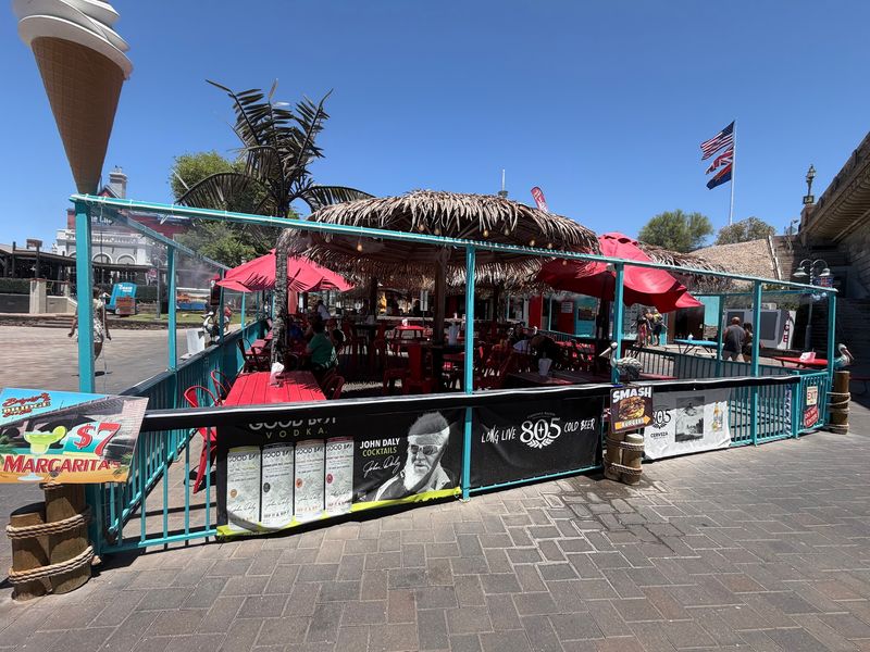 Burgers By The Bridge, Lake Havasu City