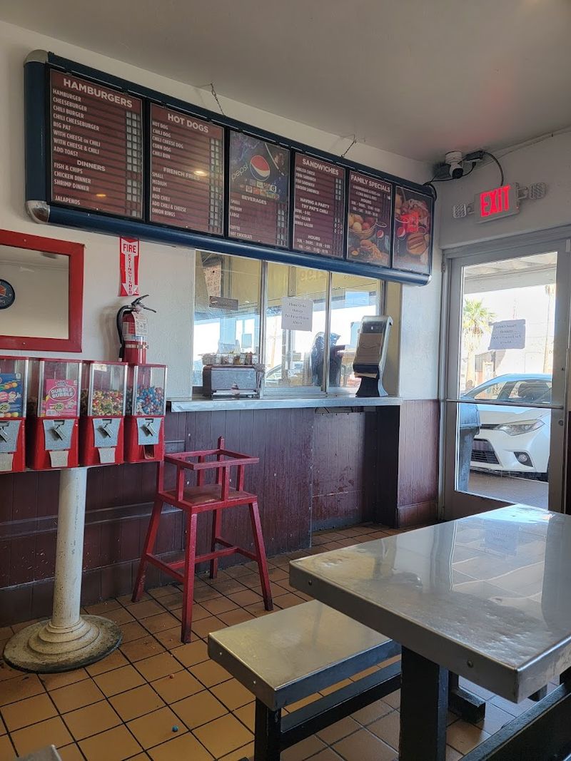 Burgers, Chili Burgers, And The Full Menu Experience Burgers, Chili Burgers, And The Full Menu Experience