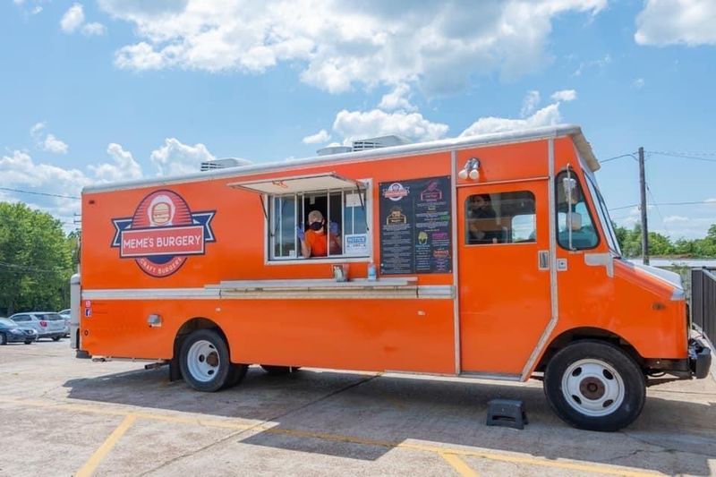 Meme's Burgery, Batesville