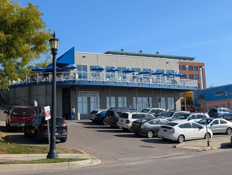 Burlington Bay Market & Cafe