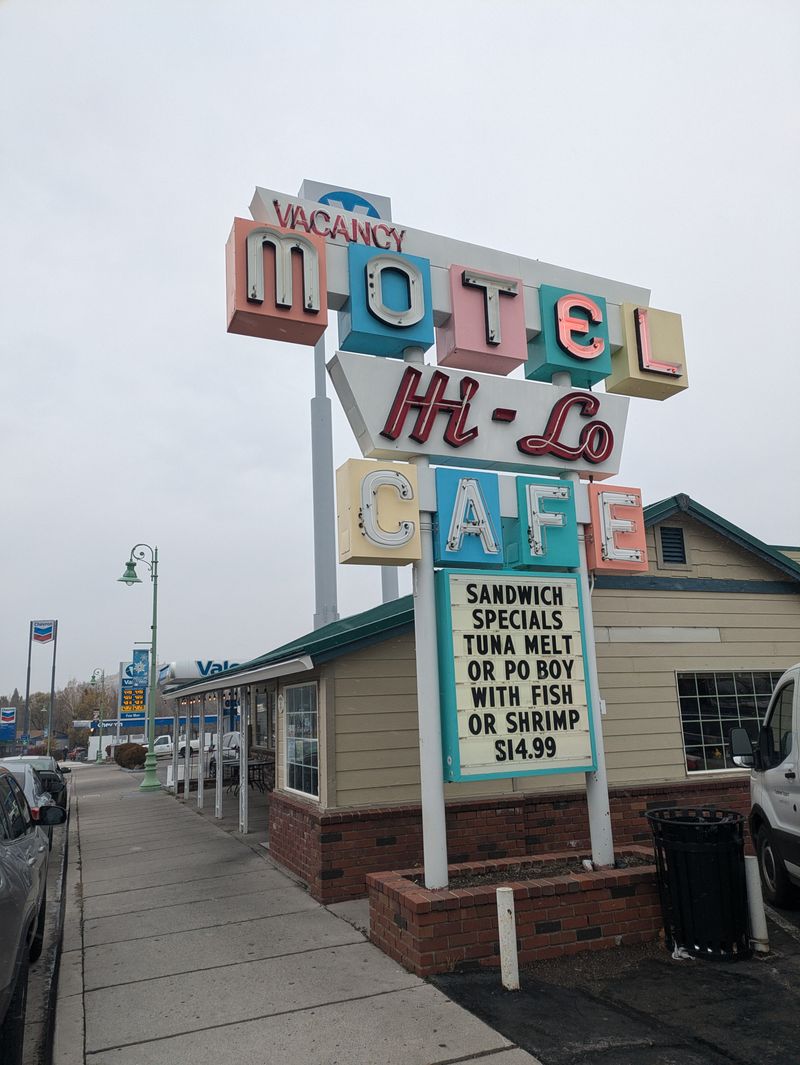 Hi-Lo Cafe — Weed, CA