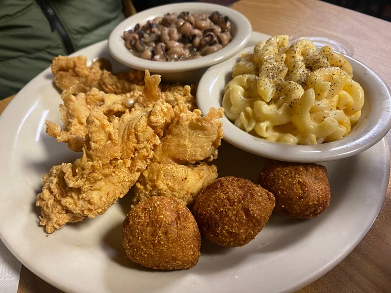 Yall See It Country Cookin