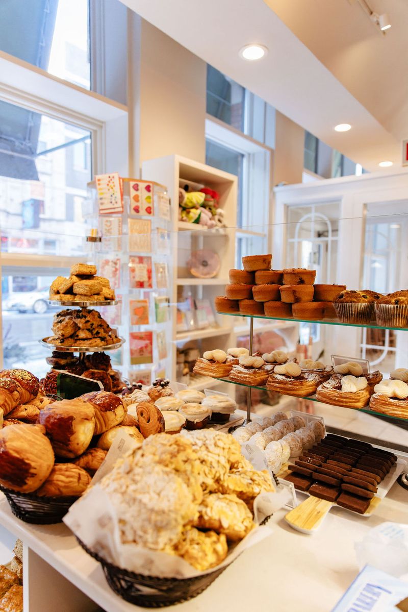 Colorful Macarons That Melt On Your Tongue