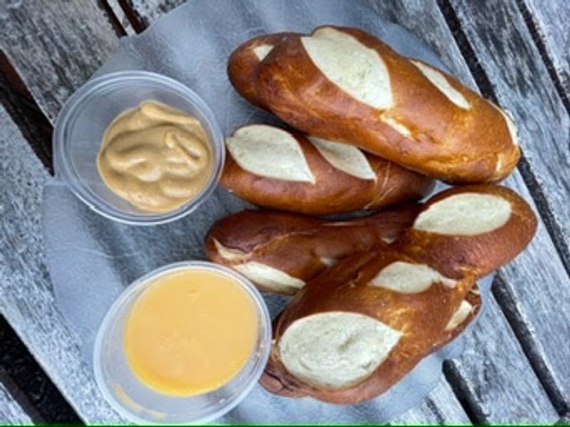 Kneads & Wants Artisan Bakery and Cafe – Skokie