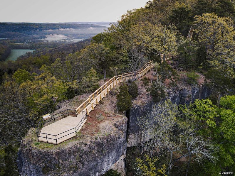 Buzzardroost Rock Trail, Edge Of Appalachia Preserve